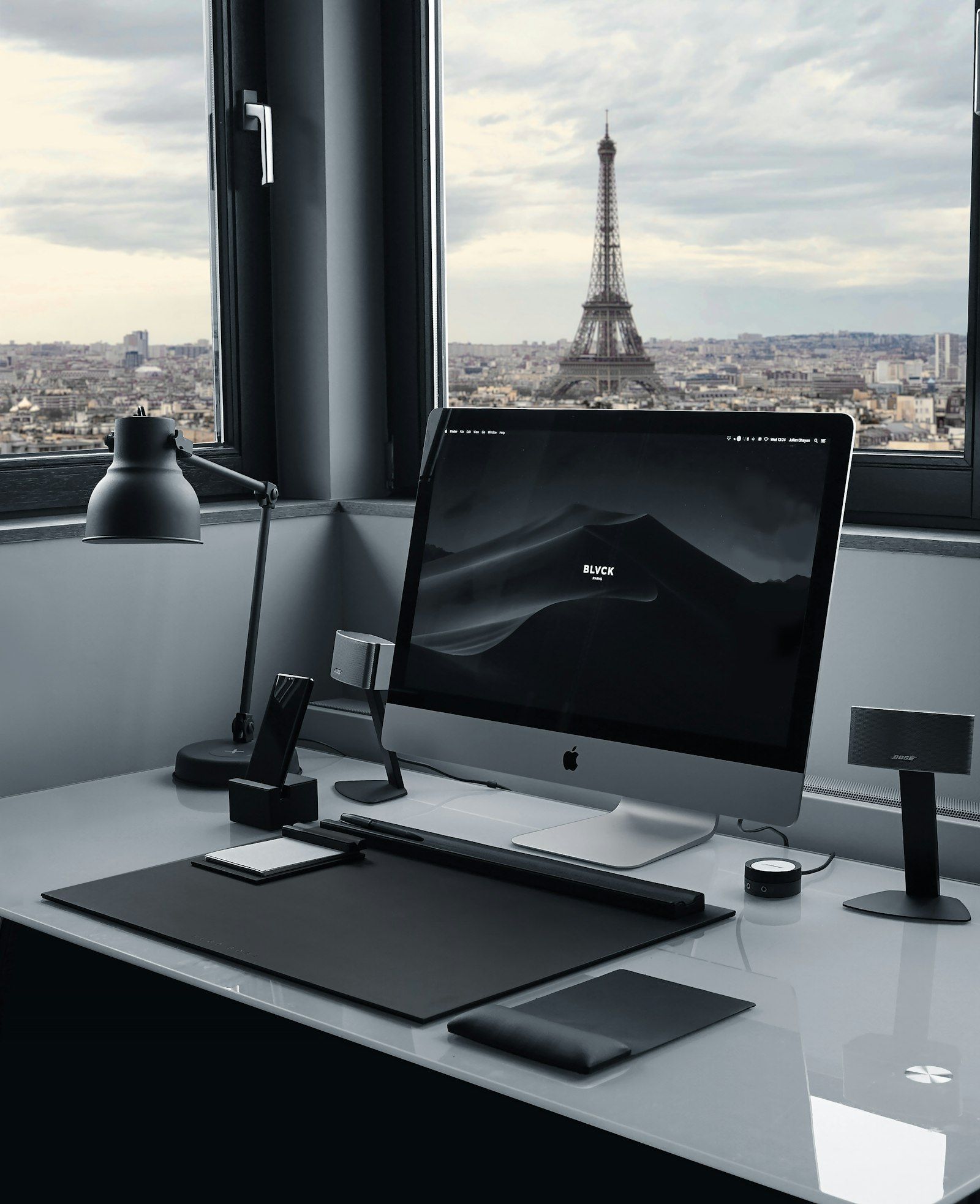 Paris depuis un bureau